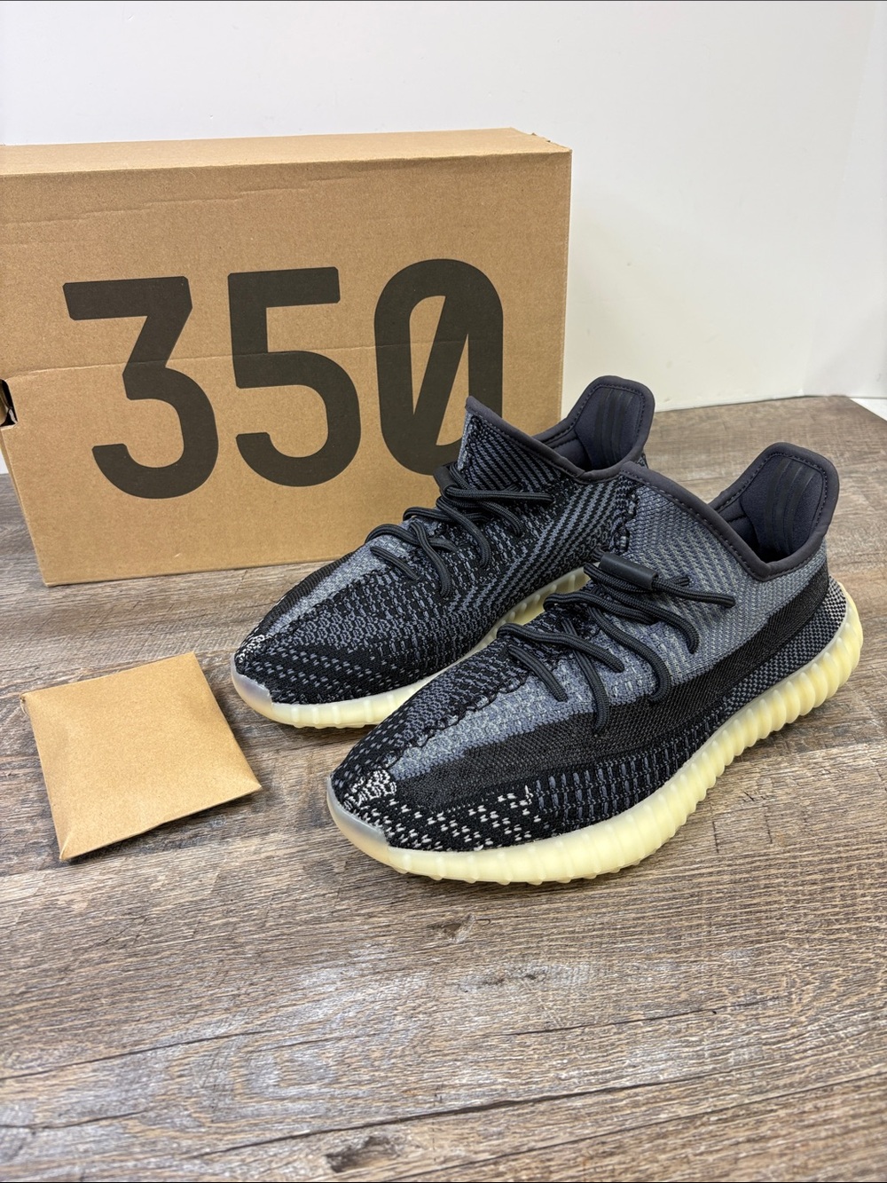 Adidas Yeezy Boost 350 V2 Carbon (Asriel) Sneakers Men’s US 9.5 FZ5000
In OG Box